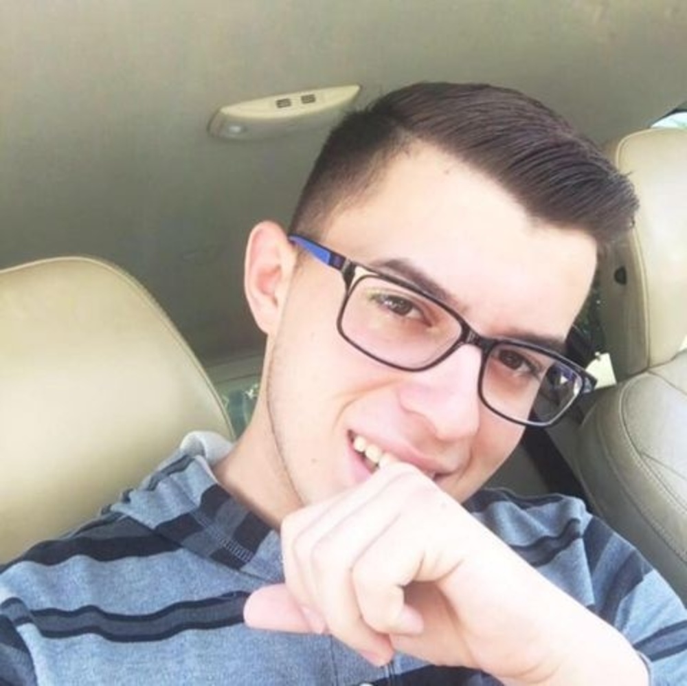 Meet your Posher, Luis